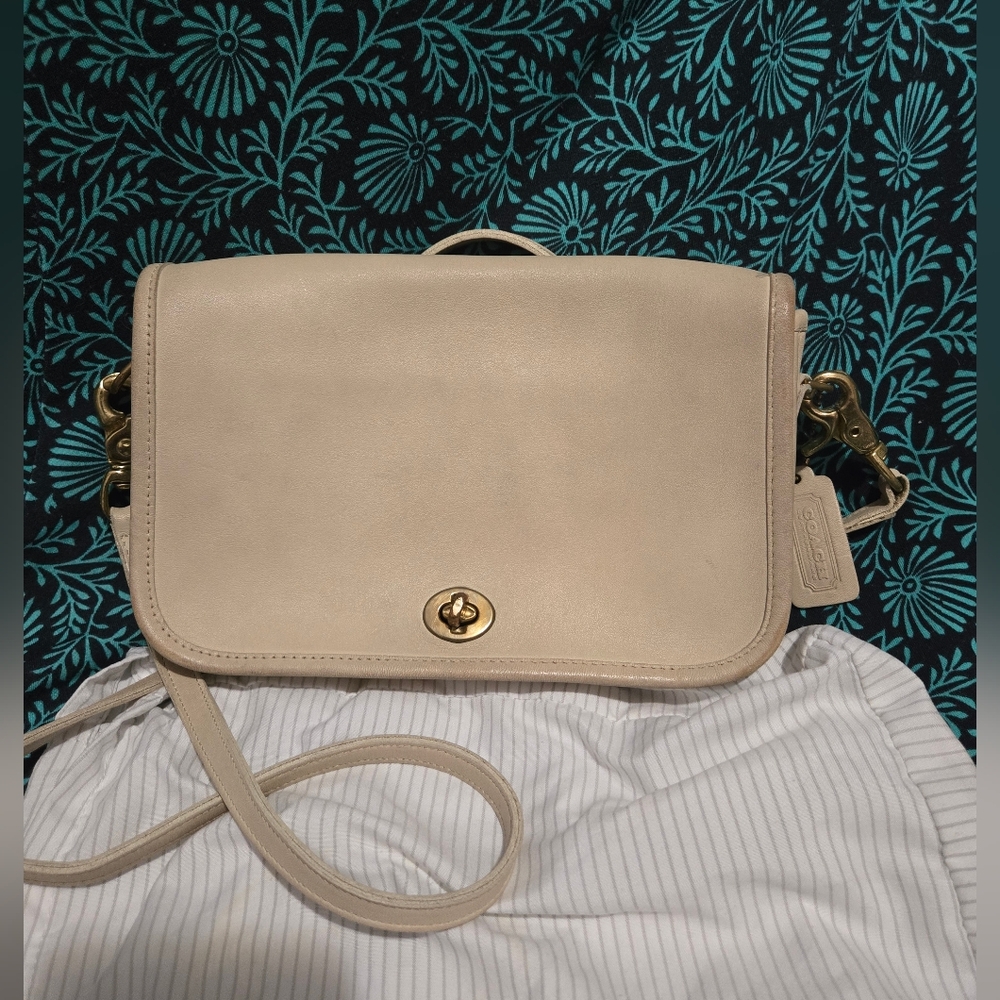 Vintage Coach Pocket Purse, Bone